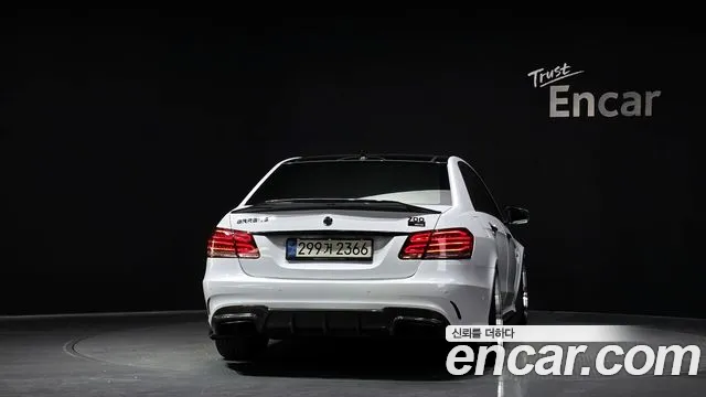 Mercedes-Benz E-Class 2010 — фото 4