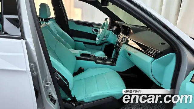 Mercedes-Benz E-Class 2010 — фото 11