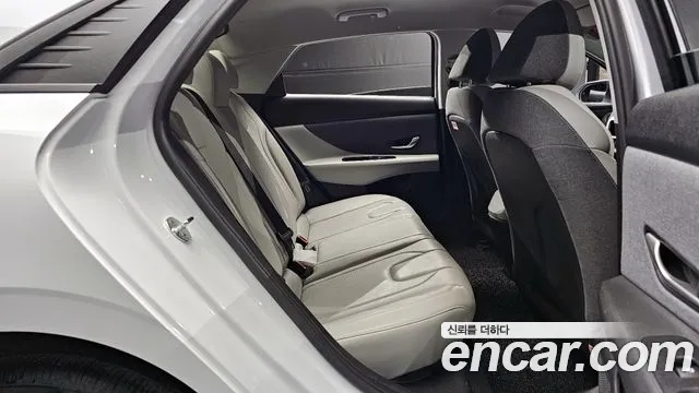 Hyundai AVANTE 2021 — фото 11