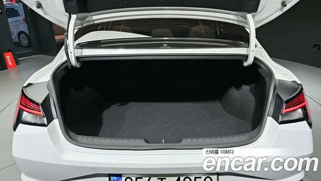 Hyundai AVANTE 2021 — фото 16