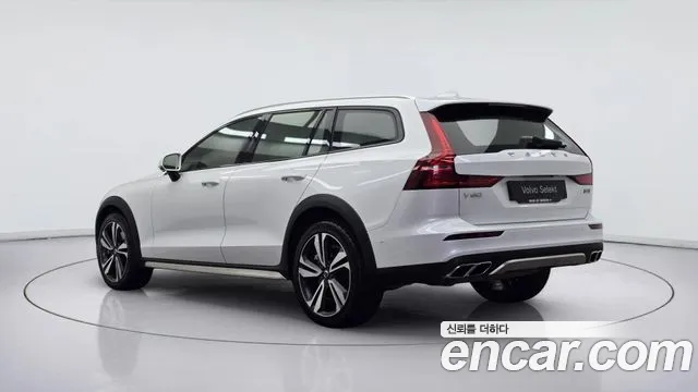 Volvo V60 2021 — фото 4
