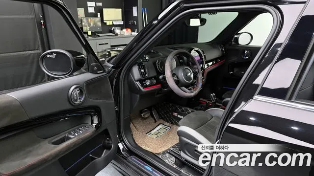Mini Countryman 2021 — фото 10
