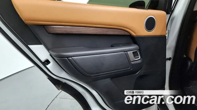 Land Rover Discovery 2020 — фото 15