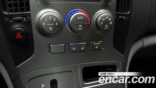 Hyundai Starex 2014 — фото 15