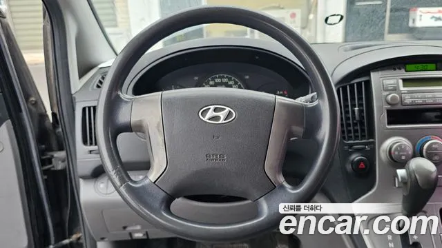 Hyundai Starex 2011 — фото 15