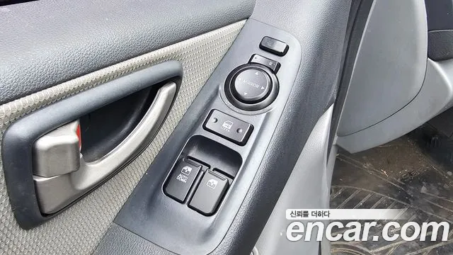 Hyundai Starex 2011 — фото 16