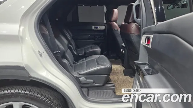 Ford Explorer 2021 — фото 12