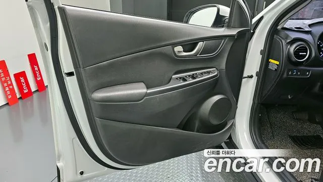 Hyundai Kona 2018 — фото 14
