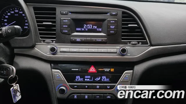 Hyundai AVANTE 2016 — фото 17