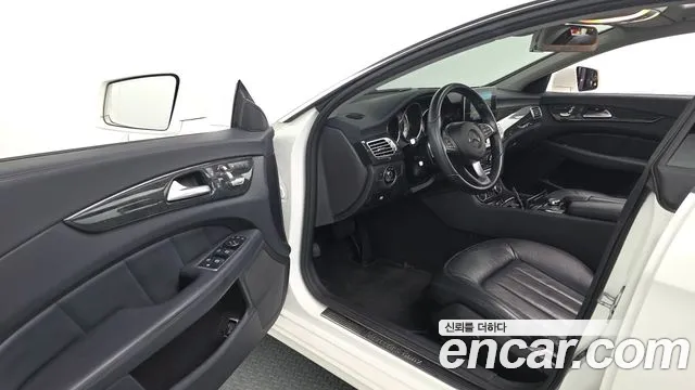 Mercedes-Benz CLS-Class 2016 — фото 10