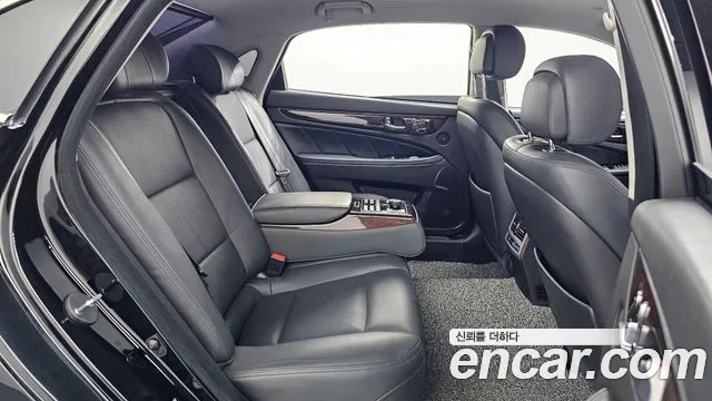 Hyundai Equus 2015 — фото 12