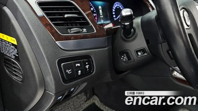 Hyundai Equus 2015 — фото 16