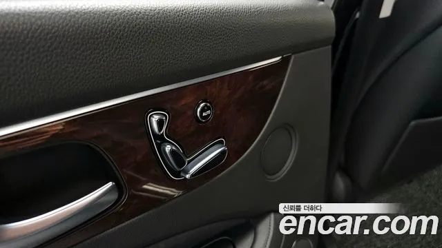 Hyundai Equus 2015 — фото 18