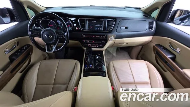 Kia Canival 2018 — фото 10