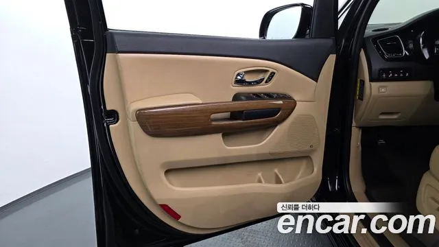 Kia Canival 2018 — фото 15