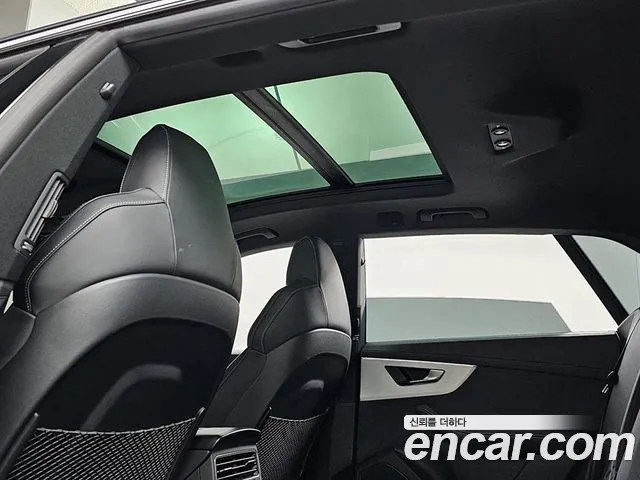 Audi Q8 2023 — фото 19