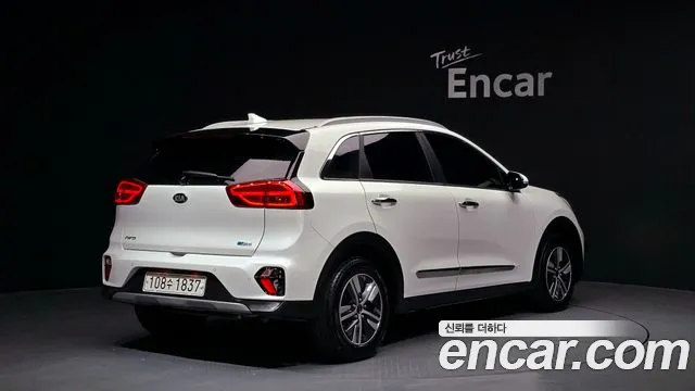 Kia Niro 2021 — фото 2