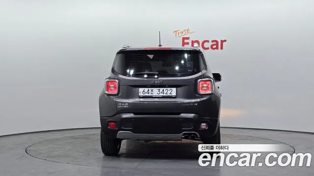 Jeep Renegade 2016 — фото 4