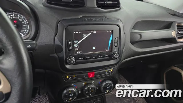 Jeep Renegade 2016 — фото 14