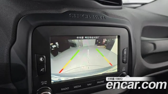Jeep Renegade 2016 — фото 15