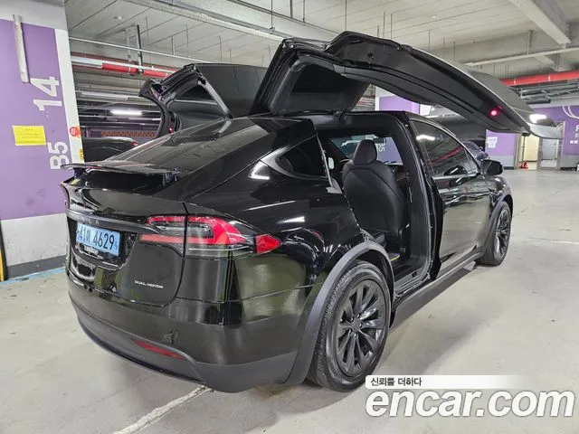 Tesla Model X 2020 — фото 5