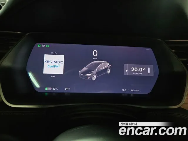 Tesla Model X 2020 — фото 11