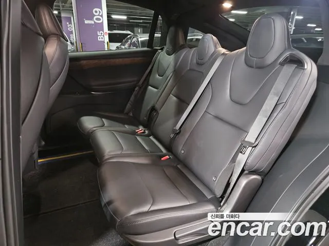 Tesla Model X 2020 — фото 17
