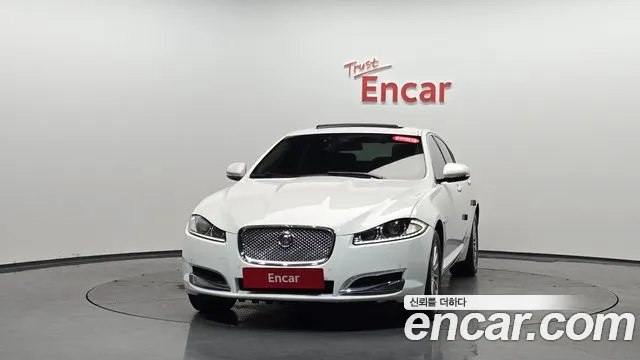 Jaguar XF 2014 — фото 3