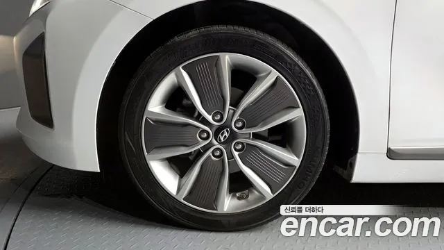 Hyundai Ioniq 2016 — фото 5