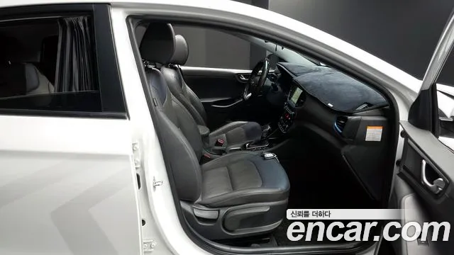 Hyundai Ioniq 2016 — фото 18