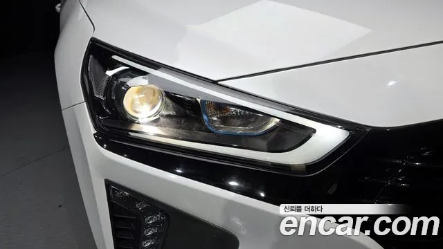 Hyundai Ioniq 2016 — фото 8
