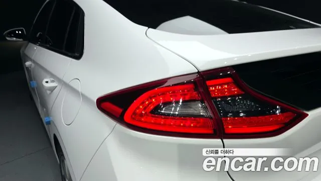 Hyundai Ioniq 2016 — фото 9