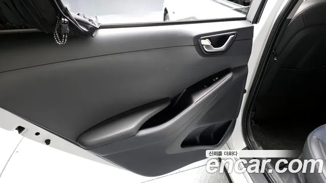Hyundai Ioniq 2016 — фото 15