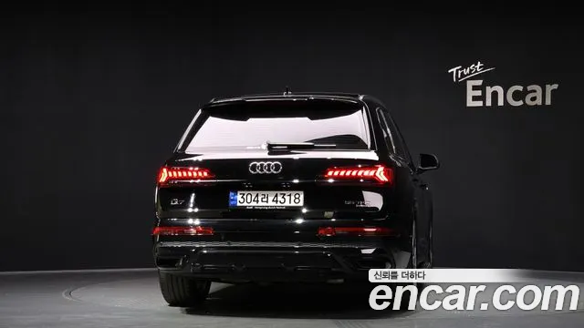 Audi Q7 2023 — фото 4