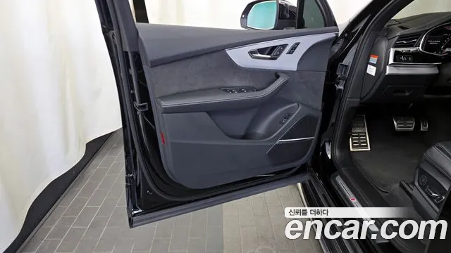 Audi Q7 2023 — фото 14