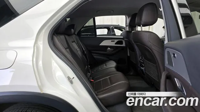 Mercedes-Benz GLE-Class 2019 — фото 16