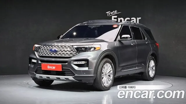 Ford Explorer 2020 — фото 1