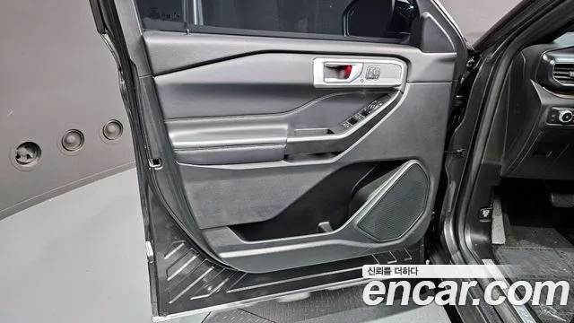 Ford Explorer 2020 — фото 14