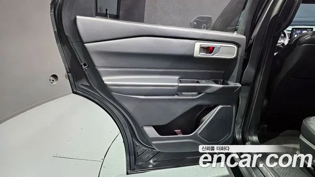 Ford Explorer 2020 — фото 15