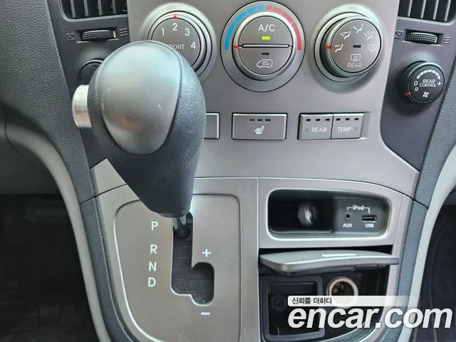 Hyundai Starex 2012 — фото 17