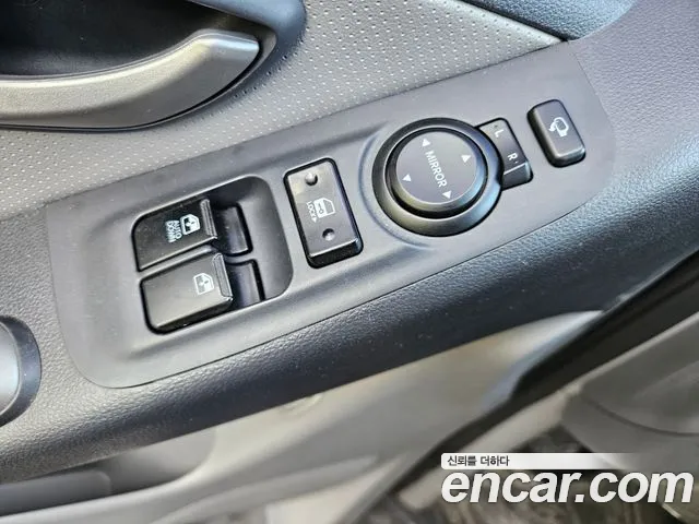 Hyundai Starex 2012 — фото 18