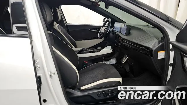Kia EV6 2024 — фото 17