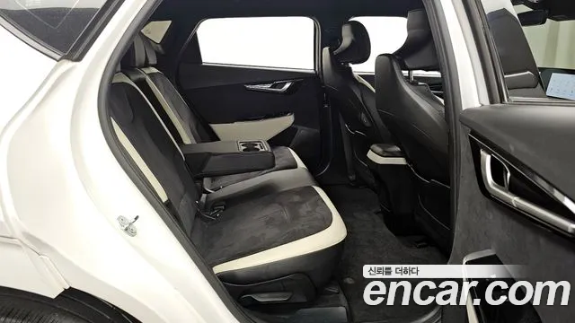 Kia EV6 2024 — фото 18