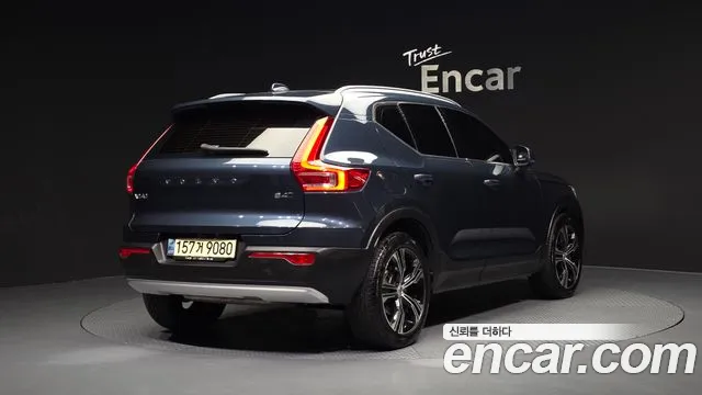 Volvo XC40 2021 — фото 2