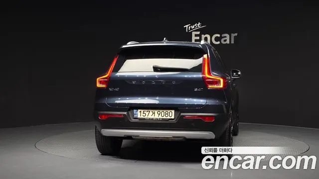 Volvo XC40 2021 — фото 4
