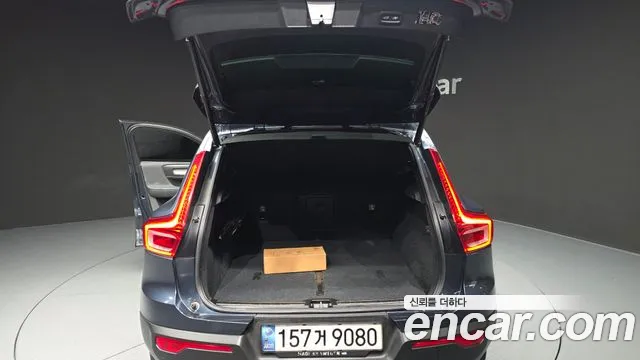 Volvo XC40 2021 — фото 20