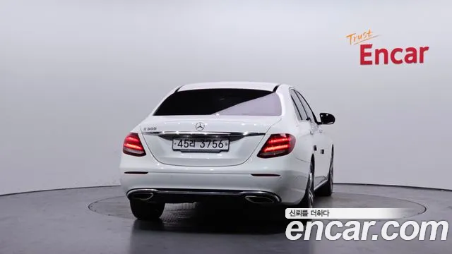 Mercedes-Benz E-Class 2019 — фото 4