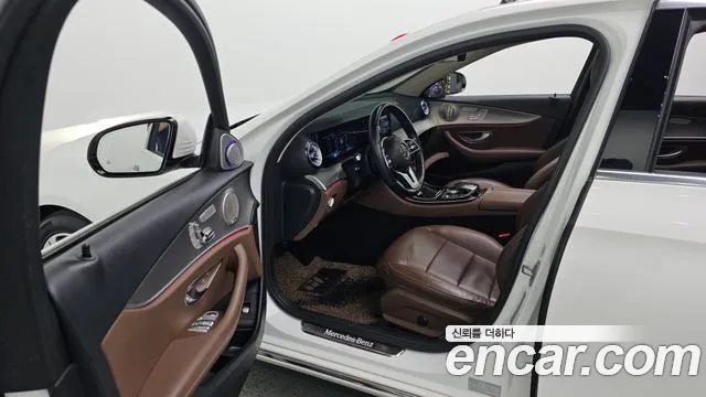 Mercedes-Benz E-Class 2019 — фото 13