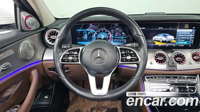 Mercedes-Benz E-Class 2019 — фото 20