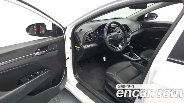 Hyundai AVANTE 2019 — фото 13